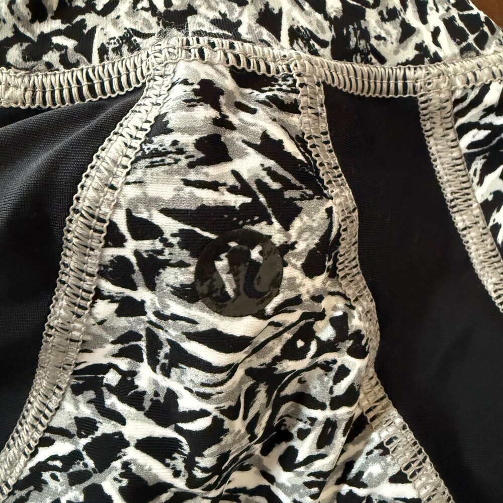 EUC Lululemon Suns Out Rash Guard Size6 - Picture 7 of 7